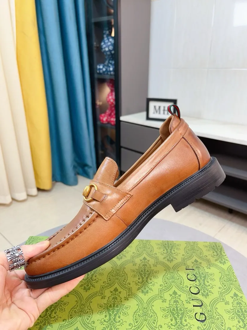 Men's shoes 💰500🌹🌹[GUCCI Gucci] A new style of formal men's leather shoes is coming ~ The original quality upper is made of Italian cowhide➕The leather is soft and delicate, comfortable and soft. The top layer of genuine leather, rubber wear-resistant outsole, the shoe shape is dignified and domineering, and the luxury charm is not concealed! The natural and free nouveau riche leads the trend. Code number: 38-44